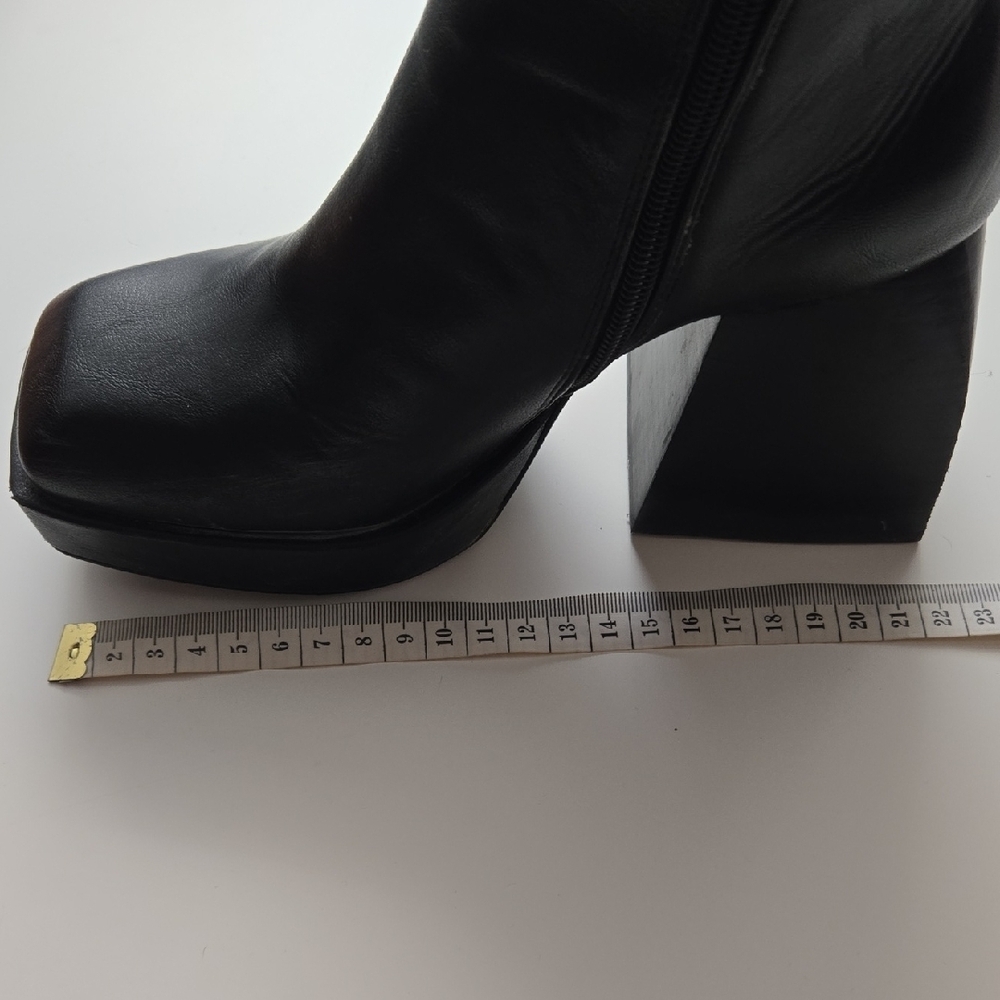 Women's Gothic Knee-High Platform Boots (5.5) - Picture 8 of 10